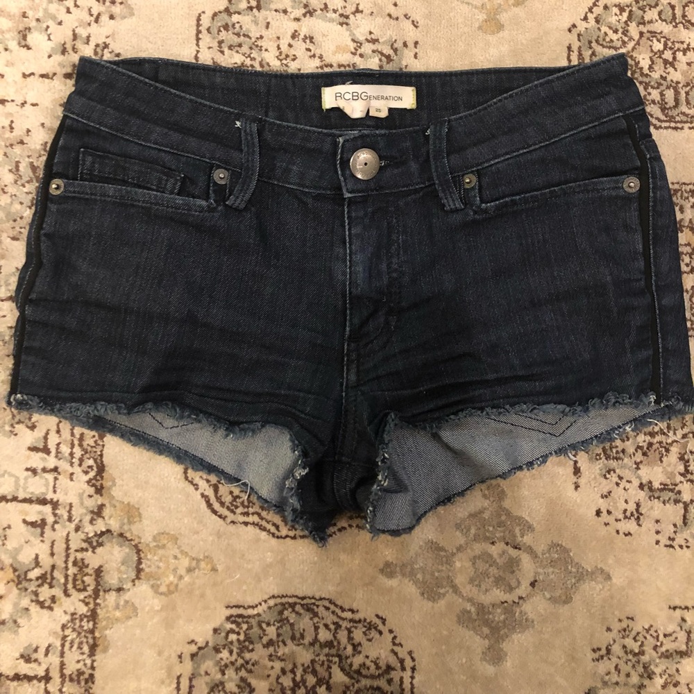 BCBG Generation jean shorts size 25
